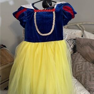 Vague fashion girls princess Snow White Blue & Yellow Costume Sz eu 140/US 9/10
